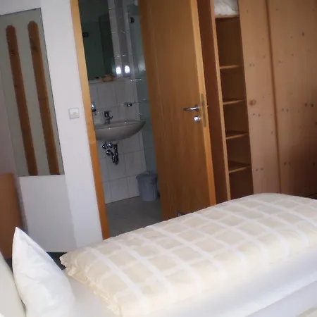 Schiller 3*